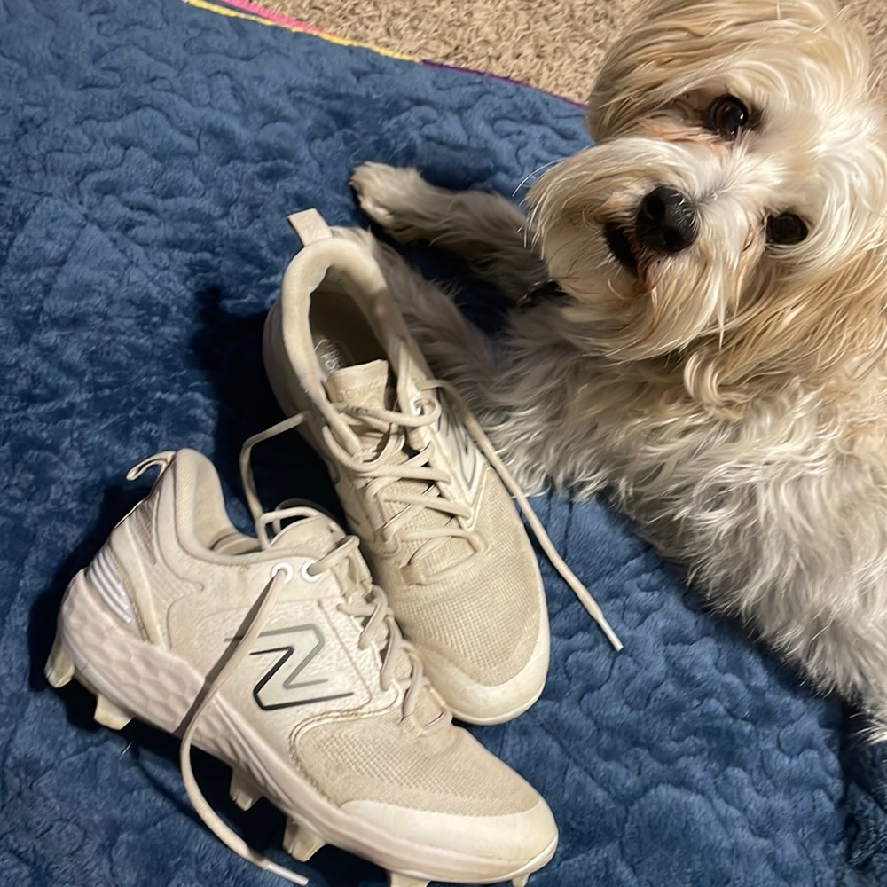 New Balance baseball cleats